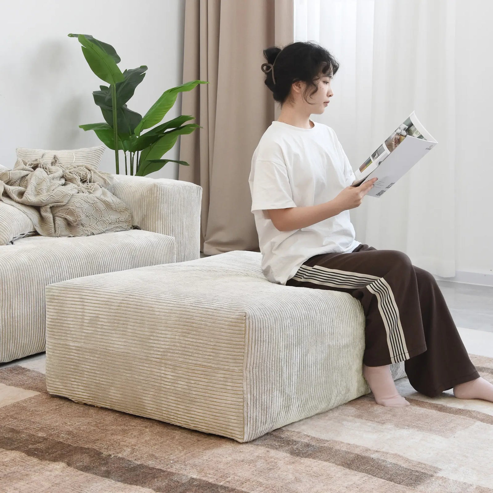 Sofá modular Matrix de 4 plazas, color beige, lavable, en forma de V | 5 piezas (incluye 1 otomana), tejido de pana, diseño modular