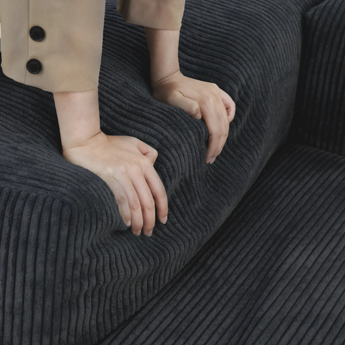 Sofá seccional Matrix de 4 plazas, lavable, en forma de V, color negro | 5 piezas (incluye 1 otomana), tela de pana, diseño modular