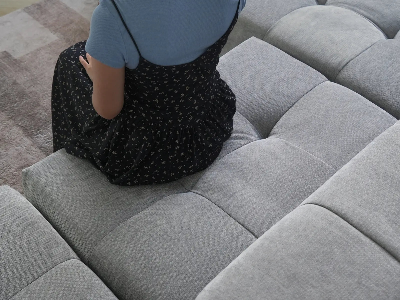 Seccional Matrix de 2 plazas con chaise longue gris claro | 3 piezas (incluye 1 otomana), tejido de lino, asientos para sala de estar