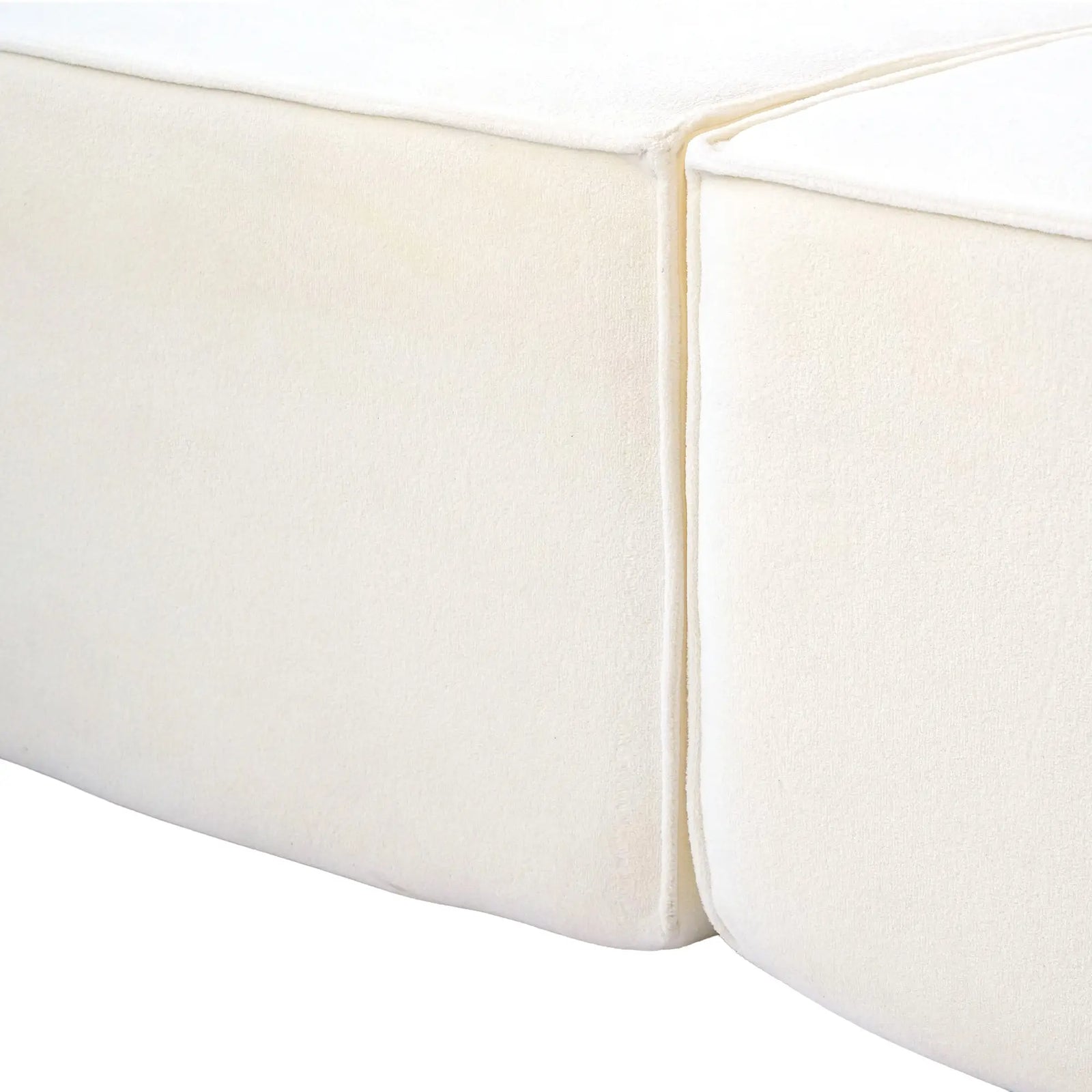 Sofá modular seccional Matrix de 2 plazas color beige con chaise longue | 3 piezas (incluye 1 otomana), tela Cloud Velvet, ideal para apartamentos.