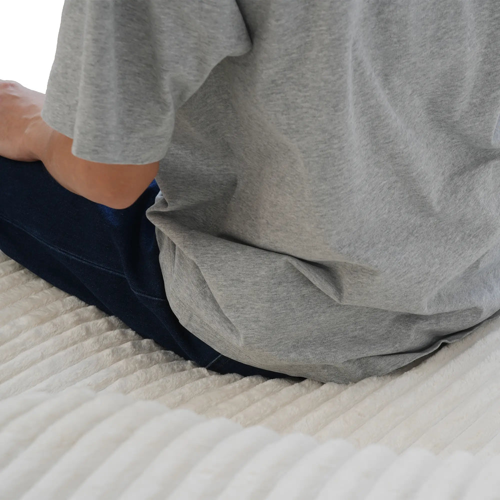 Sofás Essential Round Boneless | Sofá individual de una plaza en tela afelpada beige