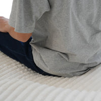 Sofás Essential Round Boneless | Sofá individual de una plaza en tela afelpada beige