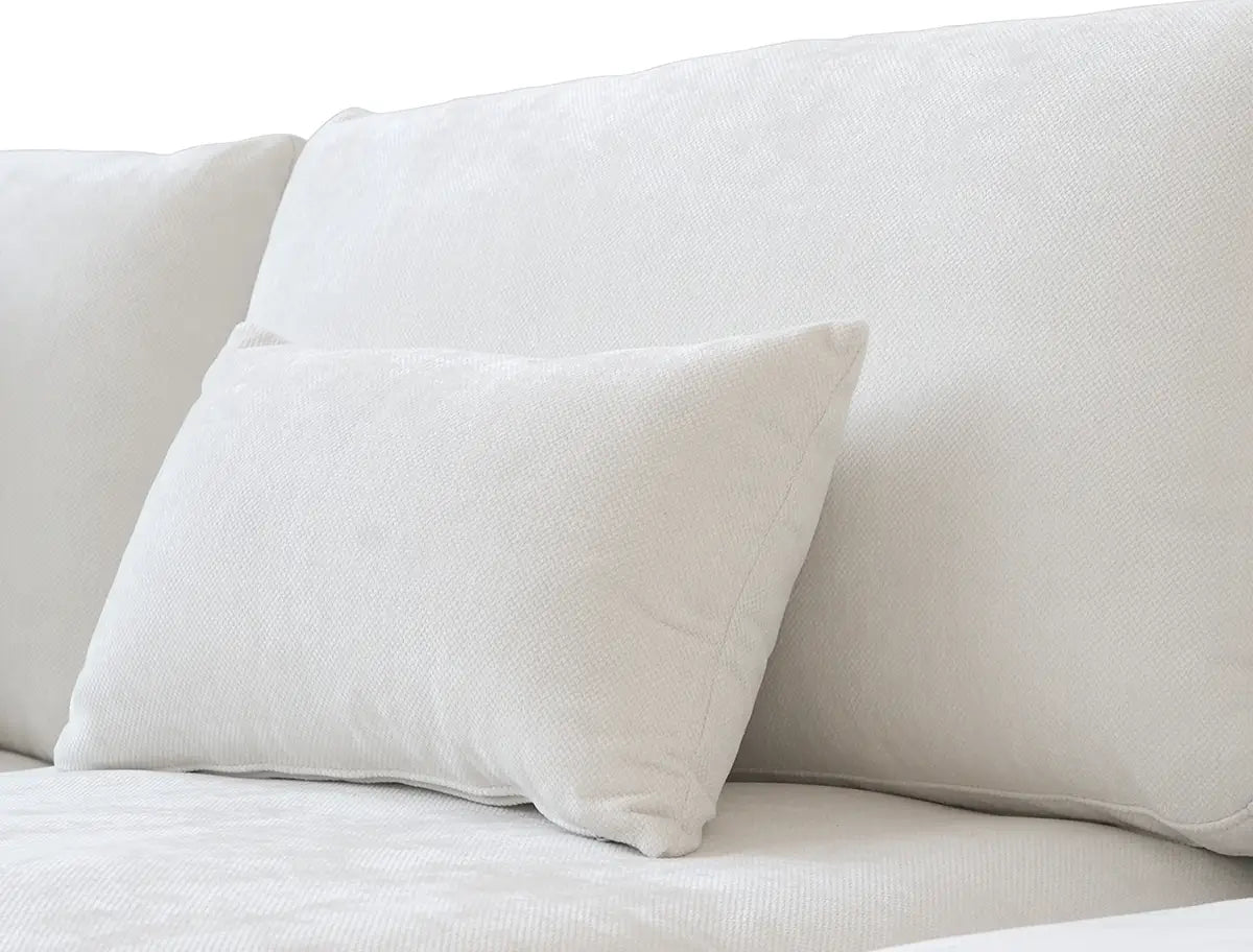 Clean White.
Naturally Woven Comfort.