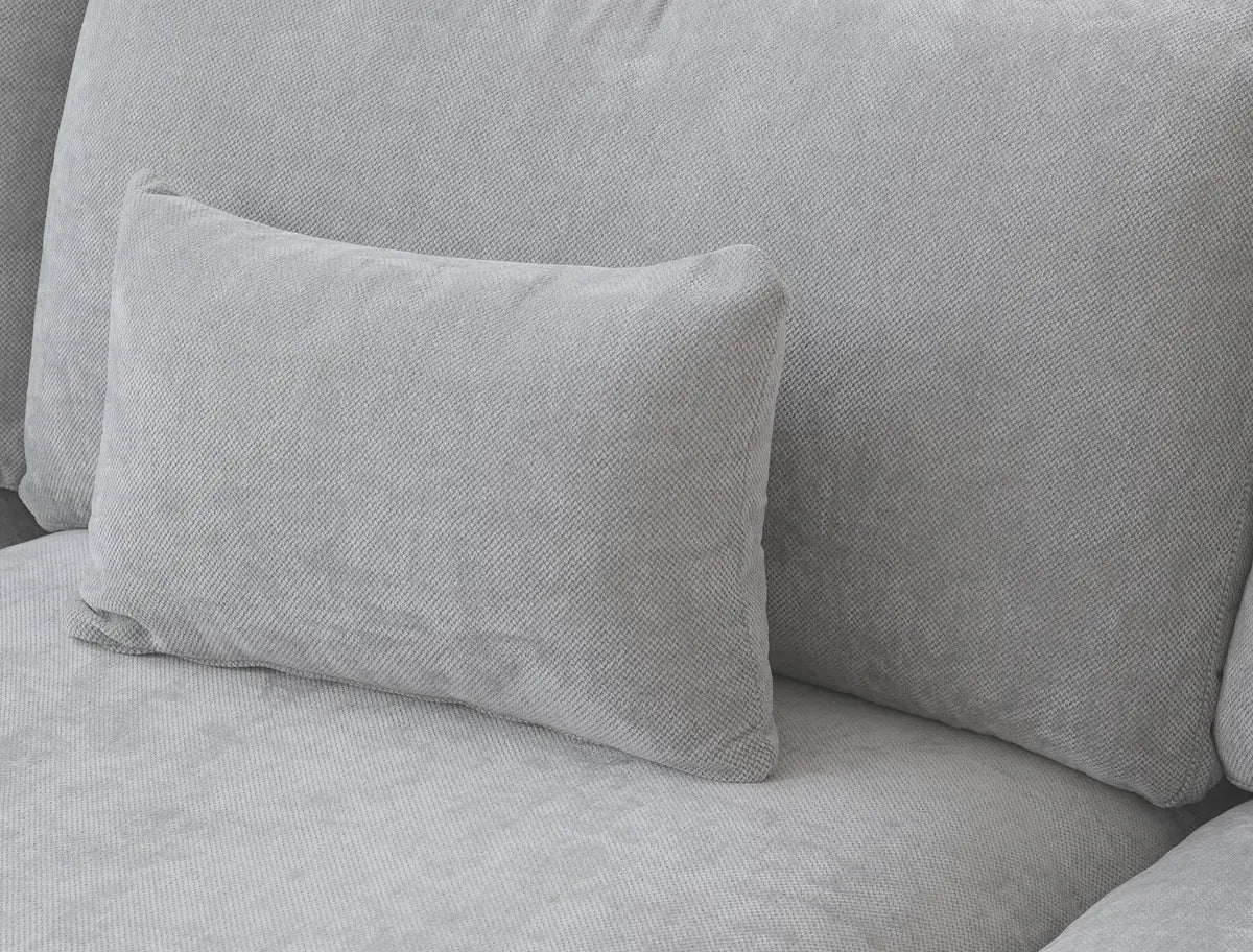 Soft Gray.
Calm Everyday Character.
