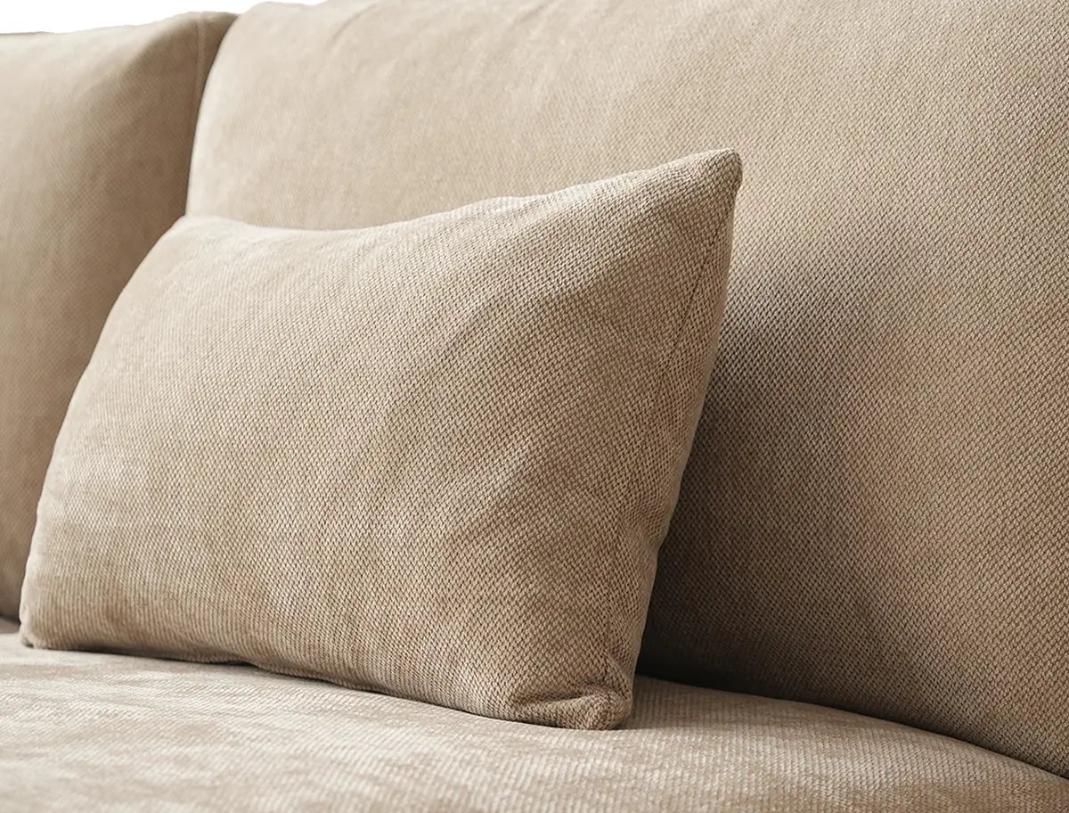 Warm Khaki.
Relaxed Natural Texture.