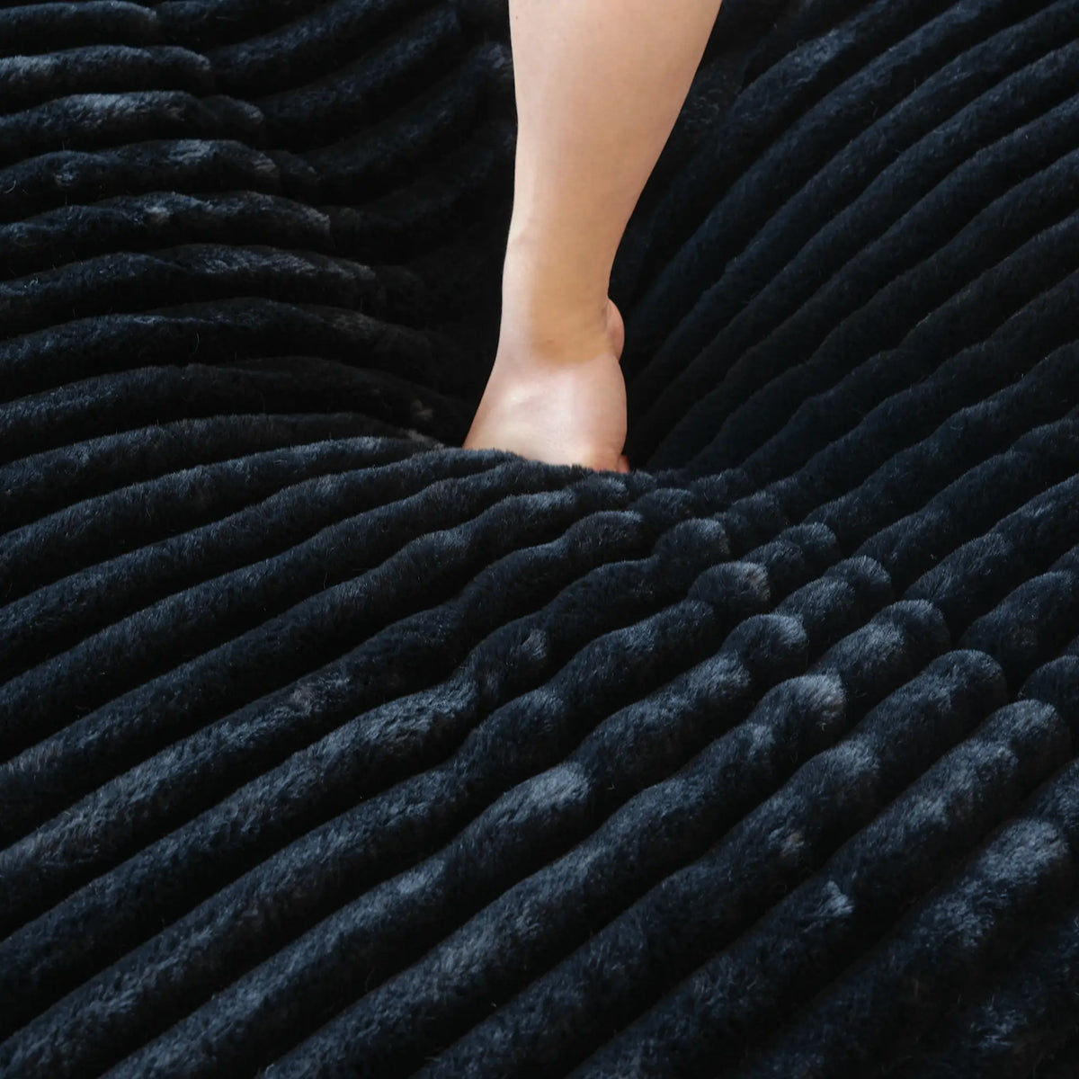 Deluxe Cloud 2-Seater Black Washable Chaise Sectional | 3-Piece (includes 1 Ottoman), Plush Fabric, Modular Design