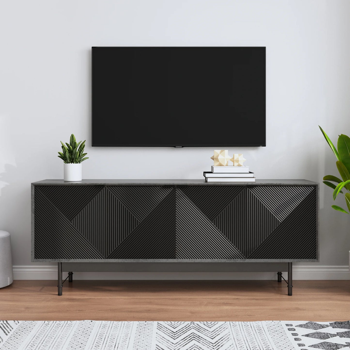 Mueble de TV Praxis Wood | Rectangular, negro, de 67" y patas altas