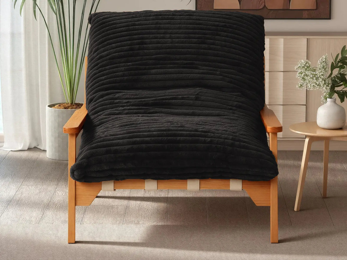 Modern 1-Seater Black Small Space Accent Chair | 1-Piece, Plush Fabric, Solid Wood Frame, Flat Wooden Arms