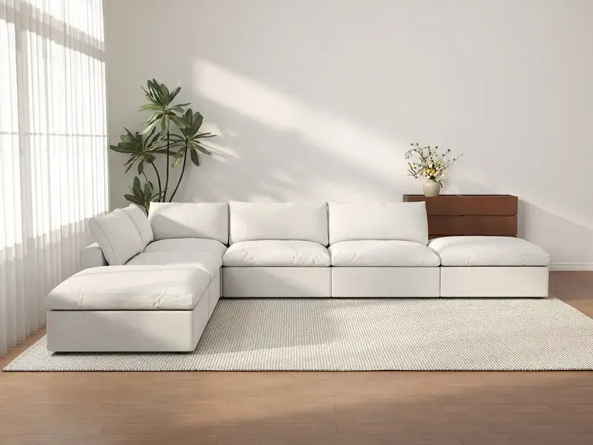 Sofá seccional premium de 4 plazas con reposabrazos individual en color blanco nube | Oferta de sofá estilo nube con asiento profundo
